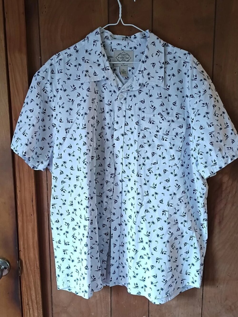 St. John's Bay Men's XXL No Tuck Button Front Shirt White Sailboat Palm Tree